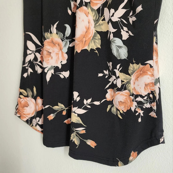 Ninedaily Women's 1/4 zip Pullover Floral Short Sleeve Blouse Sz L - Picture 2 of 10